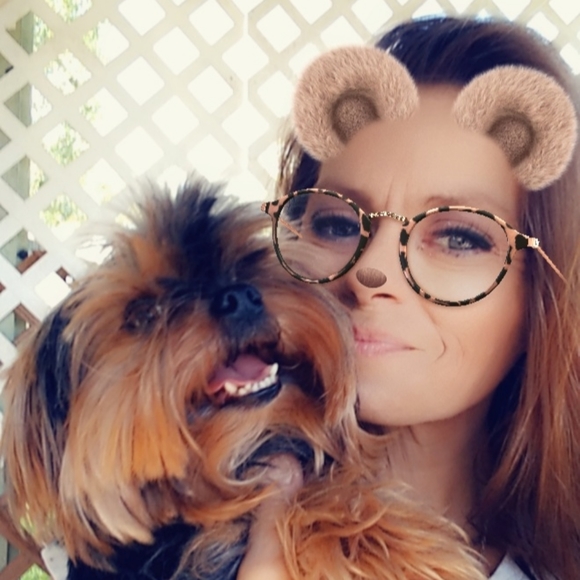 Meet your Posher, Amanda - Picture 2 of 6